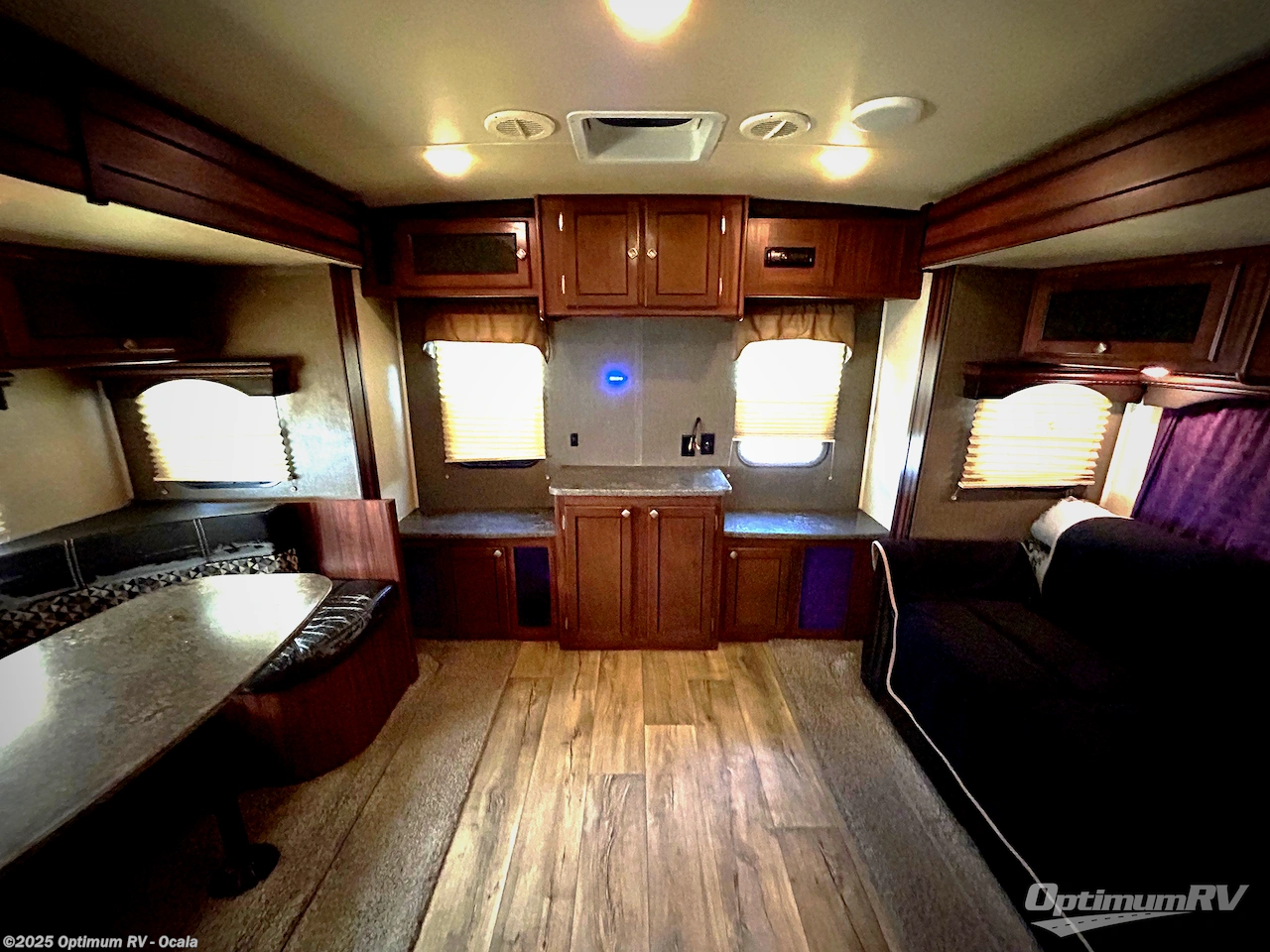 Call now about this 2016 Heartland Mallard 292! 2016 Heartland Mallard 292 - Used Travel Trailer For Sale by Optimum RV - Ocala in Ocala, Florida features Slideout