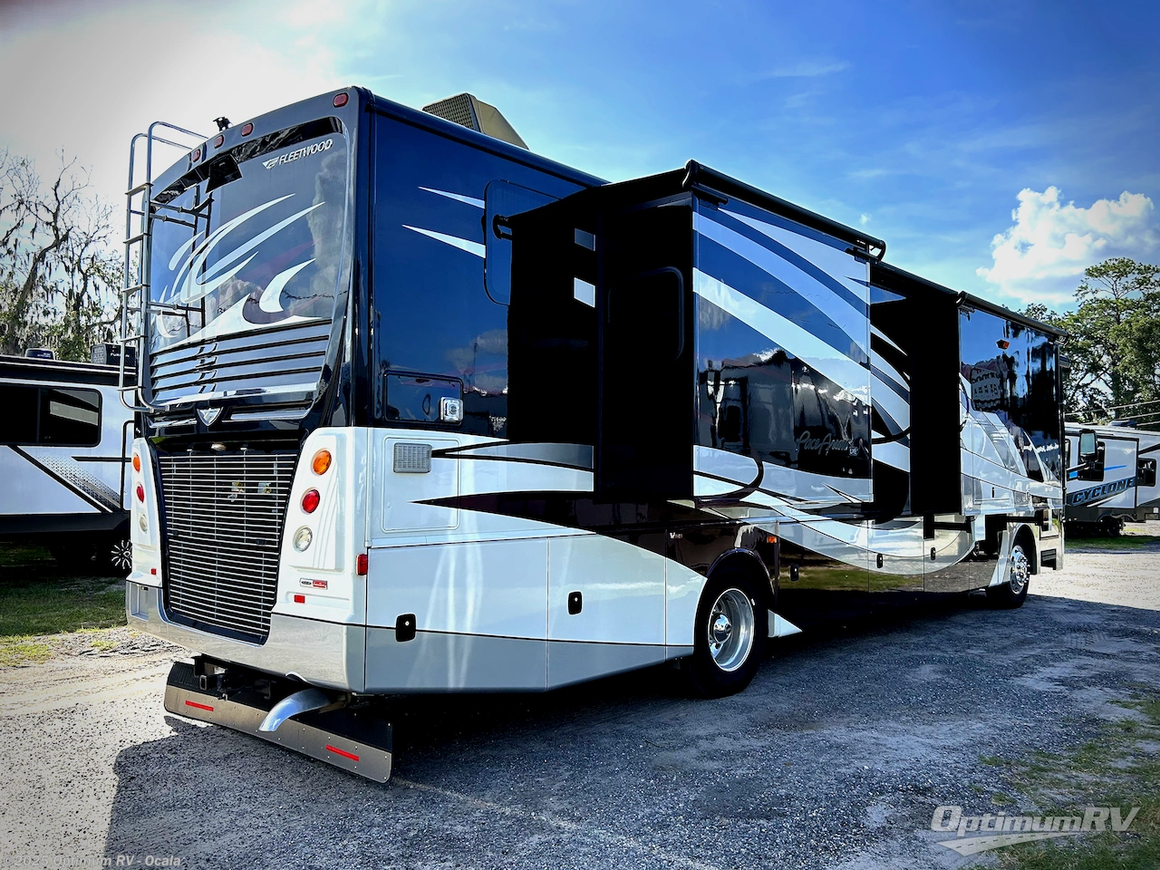 Call now about this 2018 Fleetwood Pace Arrow LXE 38N! 2018 Fleetwood Pace Arrow LXE 38N - Used Class A For Sale by Optimum RV - Ocala in Ocala, Florida features Slideout, Awning