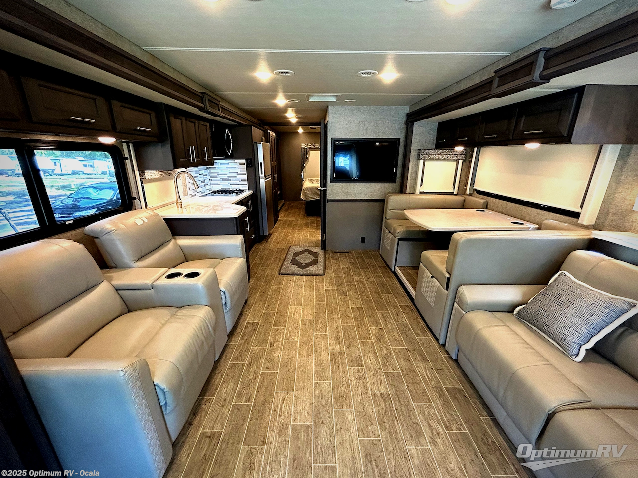 Call now about this 2021 Thor Miramar 35.2! 2021 Thor Miramar 35.2 - Used Class A For Sale by Optimum RV - Ocala in Ocala, Florida features Slideout, Awning