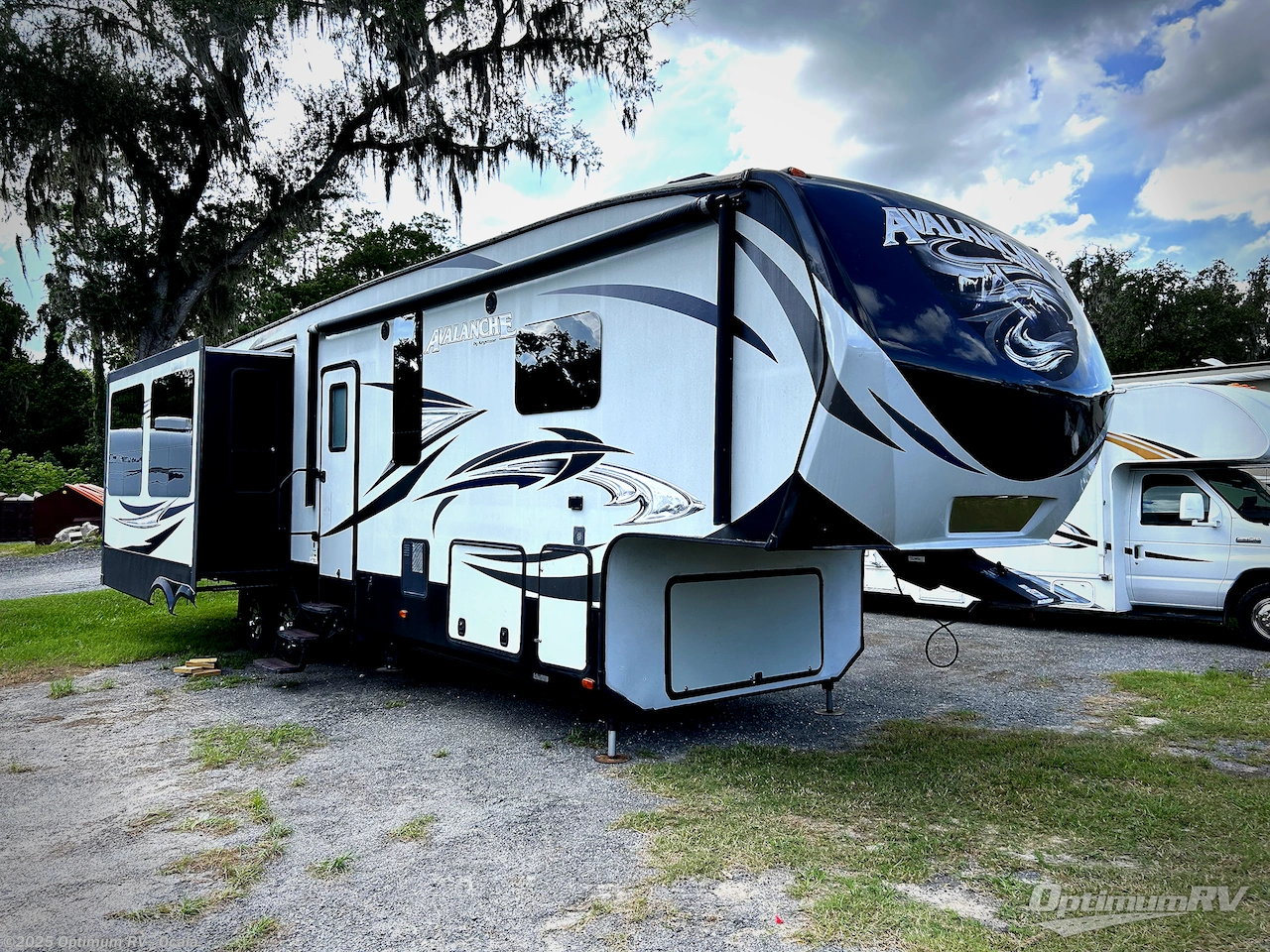 Email now about this 2016 Keystone Avalanche 331RE! Used 2016 Keystone Avalanche 331RE available in Ocala, Florida
