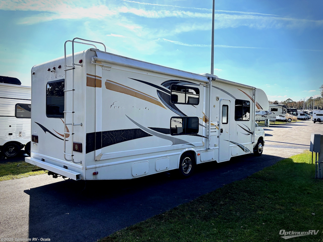 Call now about this 2011 Thor Four Winds 31A! 2011 Thor Four Winds 31A - Used Class C For Sale by Optimum RV - Ocala in Ocala, Florida features Slideout