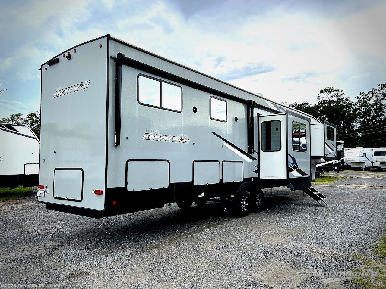 Call now about this 2023 Forest River Cherokee Arctic Wolf Suite 3910! 2023 Forest River Cherokee Arctic Wolf Suite 3910 - Used Fifth Wheel For Sale by Optimum RV - Ocala in Ocala, Florida features Awning, Slideout