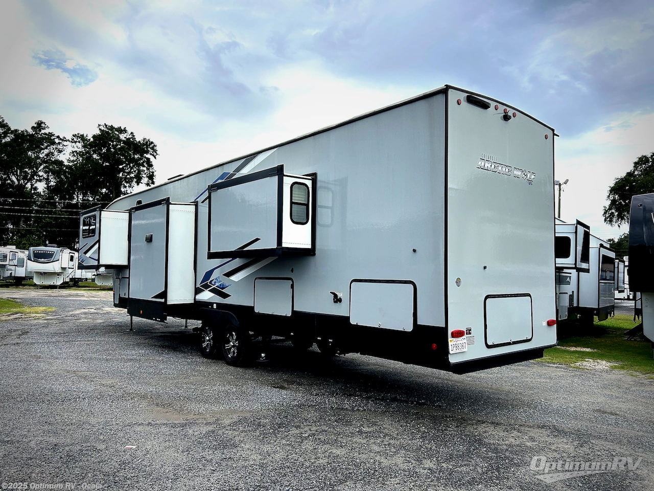 Contact us now about this 2023 Forest River Cherokee Arctic Wolf Suite 3910! 2023 Cherokee Arctic Wolf Suite 3910 by Forest River from Optimum RV - Ocala in Ocala, Florida
