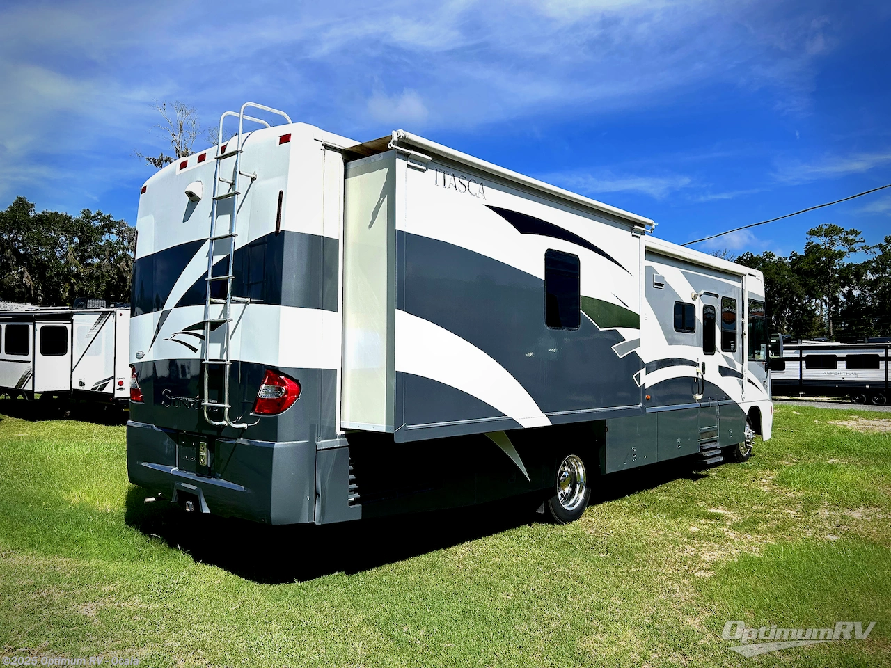 Call now about this 2007 Itasca Suncruiser 35L! 2007 Itasca Suncruiser 35L - Used Class A For Sale by Optimum RV - Ocala in Ocala, Florida features Slideout