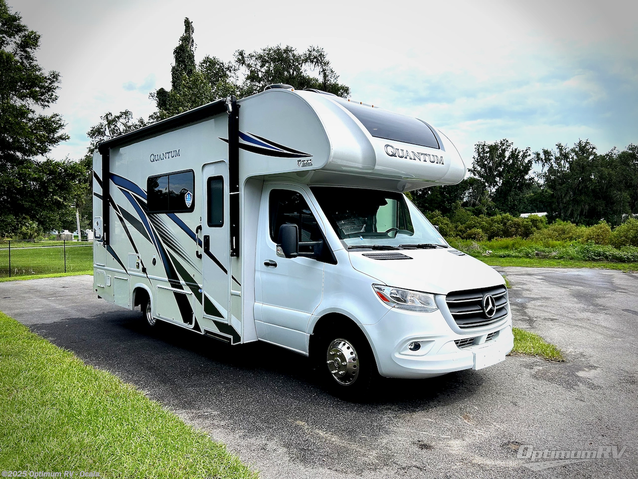 Email now about this 2023 Thor Quantum Sprinter MB24! Used 2023 Thor Quantum Sprinter MB24 available in Ocala, Florida