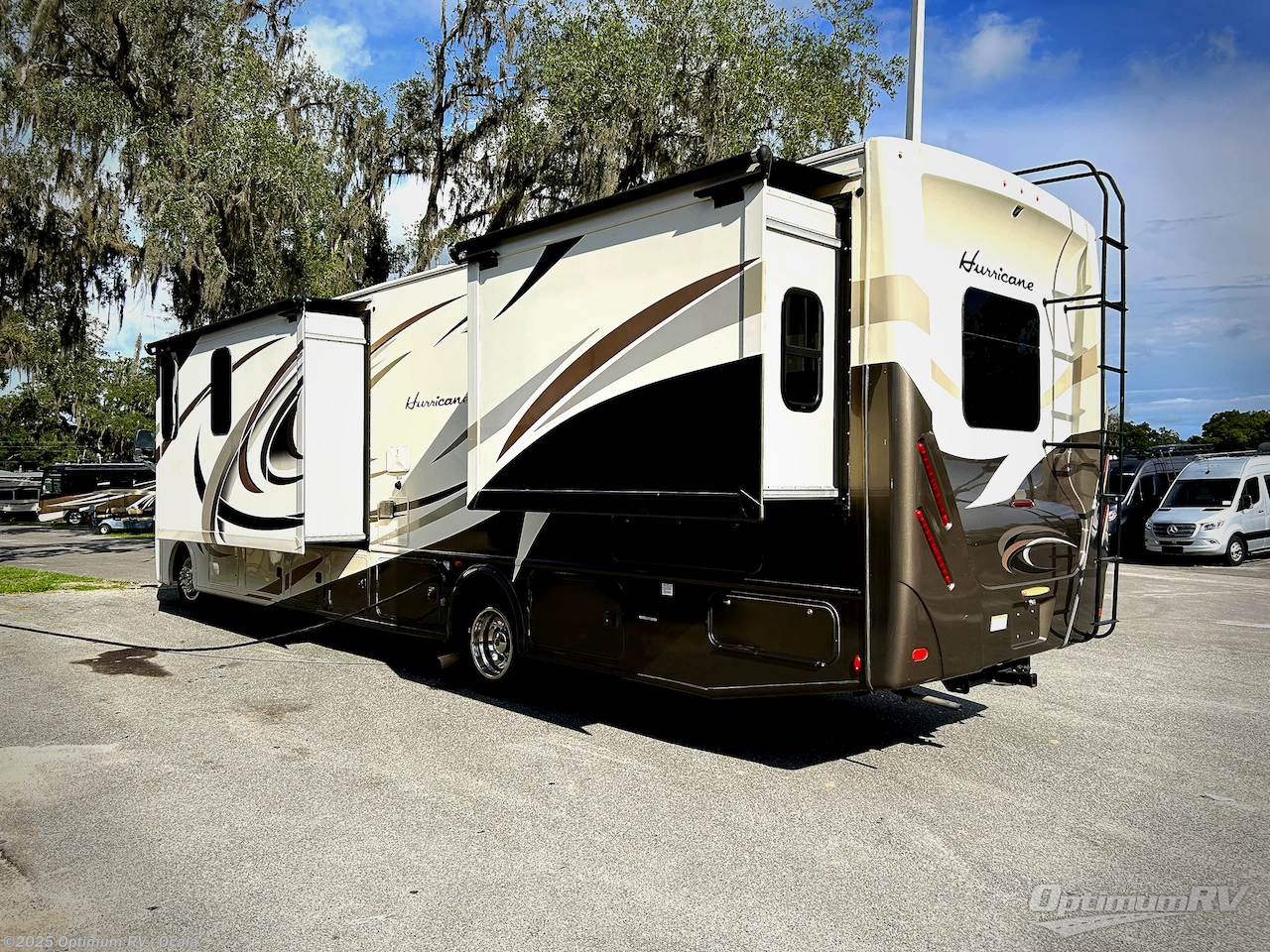 Contact us now about this 2018 Thor Hurricane 34P! 2018 Hurricane 34P by Thor from Optimum RV - Ocala in Ocala, Florida