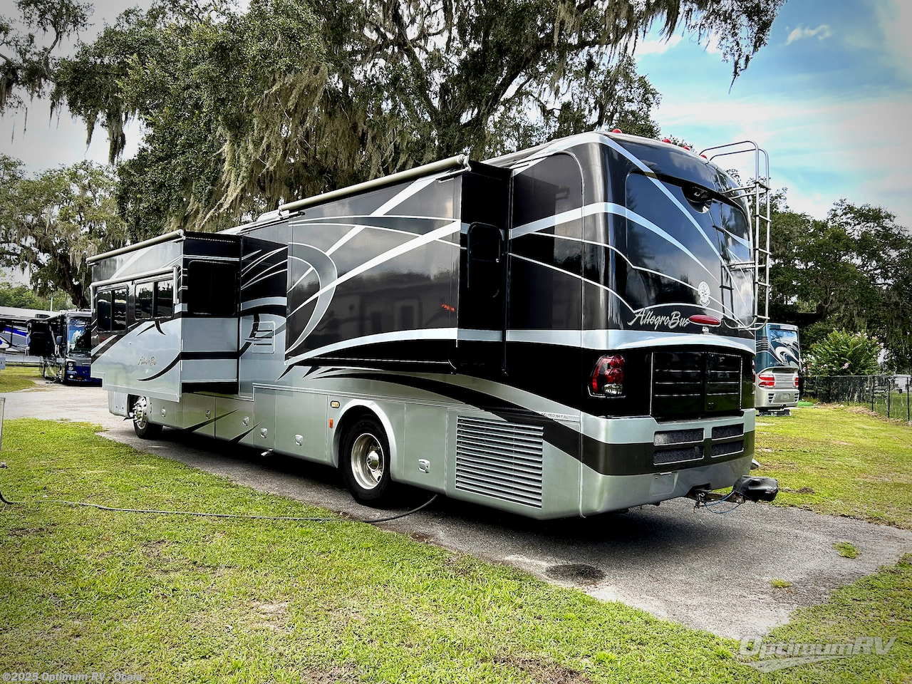 Contact us now about this 2006 Tiffin Allegro Bus 40 QDP! 2006 Allegro Bus 40 QDP by Tiffin from Optimum RV - Ocala in Ocala, Florida