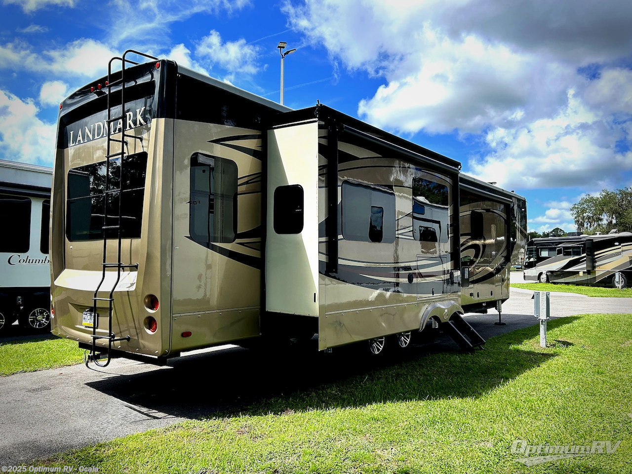 Call now about this 2019 Heartland Landmark 365 Newport! 2019 Heartland Landmark 365 Newport - Used Fifth Wheel For Sale by Optimum RV - Ocala in Ocala, Florida features Slideout, Awning