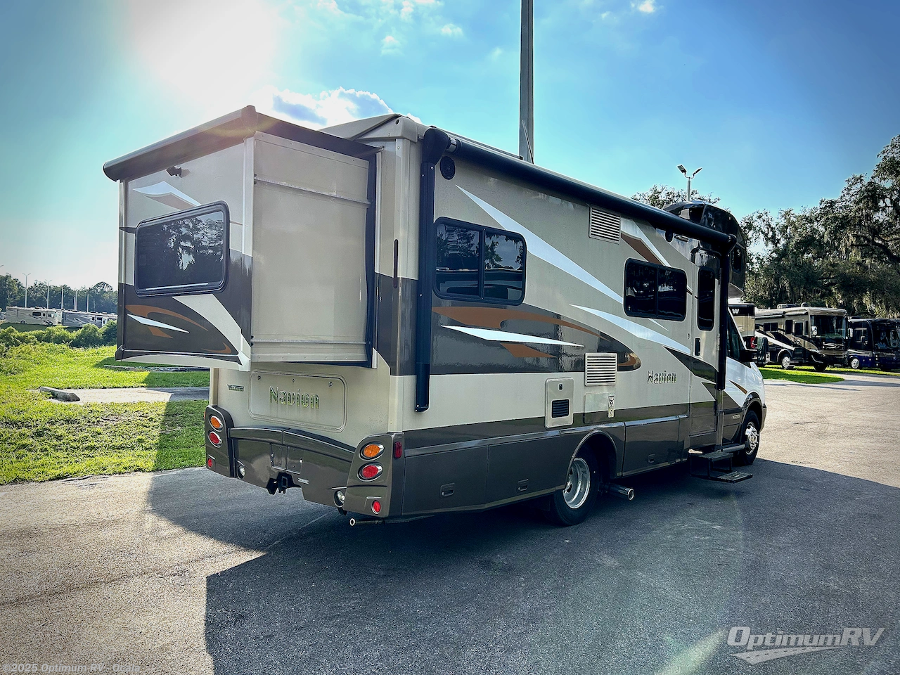 Call now about this 2017 Itasca Navion 24G! 2017 Itasca Navion 24G - Used Class C For Sale by Optimum RV - Ocala in Ocala, Florida features Slideout