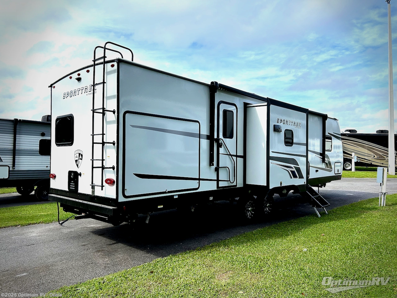 Call now about this 2026 Venture RV SportTrek ST333VIK! 2026 Venture RV SportTrek ST333VIK - New Travel Trailer For Sale by Optimum RV - Ocala in Ocala, Florida features Slideout, Awning