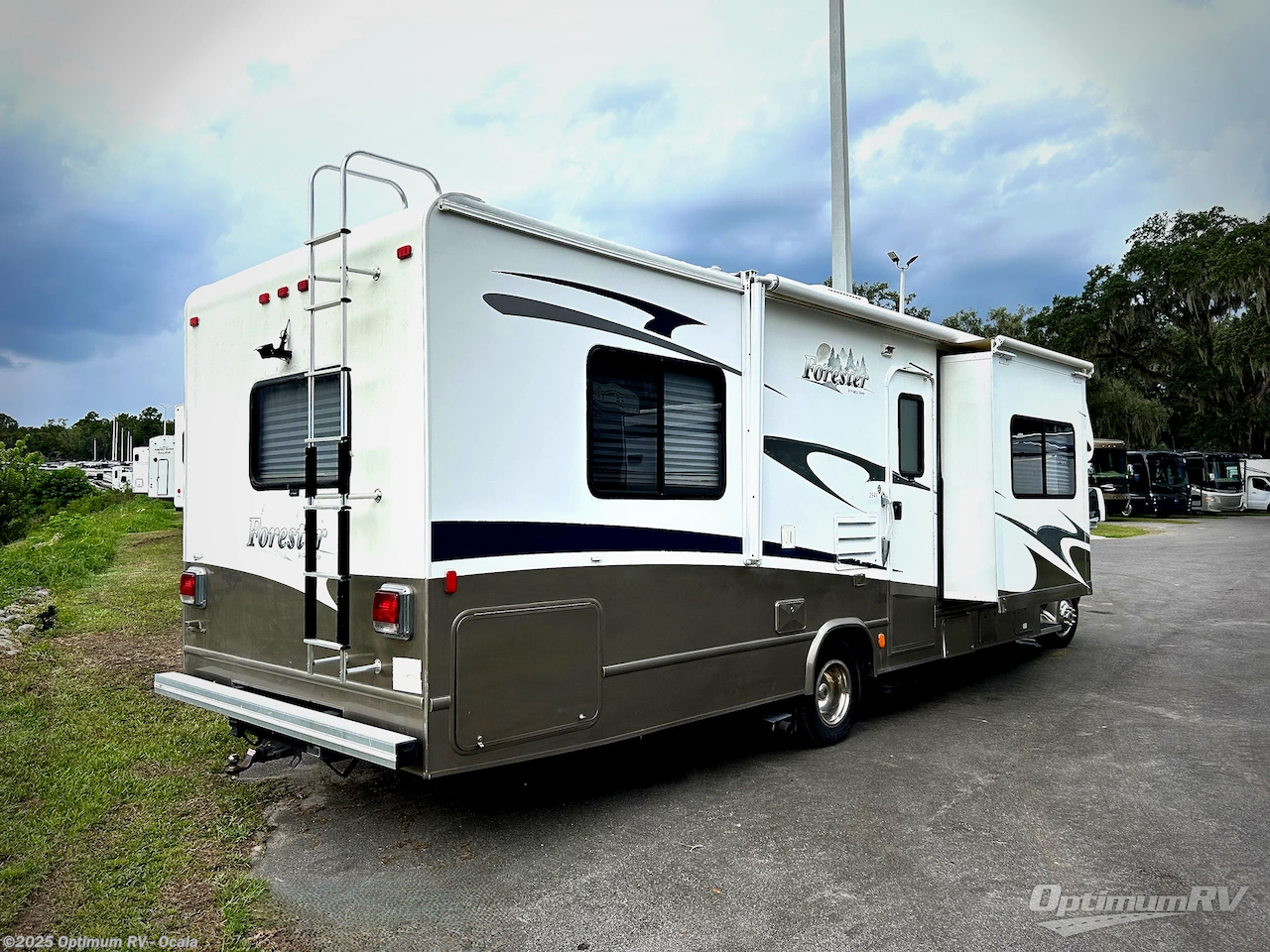 Call now about this 2008 Forest River Forester 2941DS! 2008 Forest River Forester 2941DS - Used Class C For Sale by Optimum RV - Ocala in Ocala, Florida features Slideout