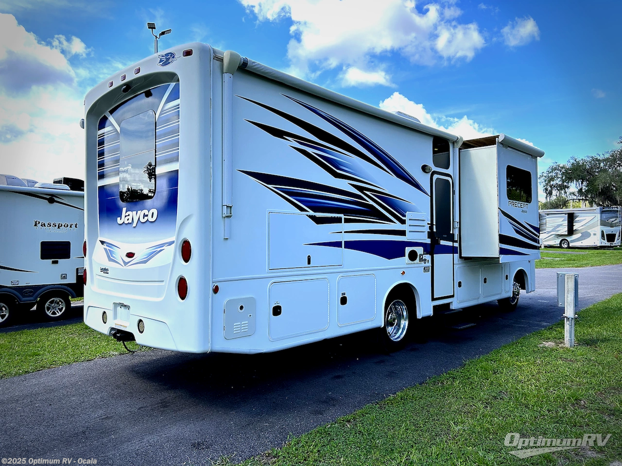 Call now about this 2017 Jayco Precept 31UL! 2017 Jayco Precept 31UL - Used Class A For Sale by Optimum RV - Ocala in Ocala, Florida features Awning, Slideout