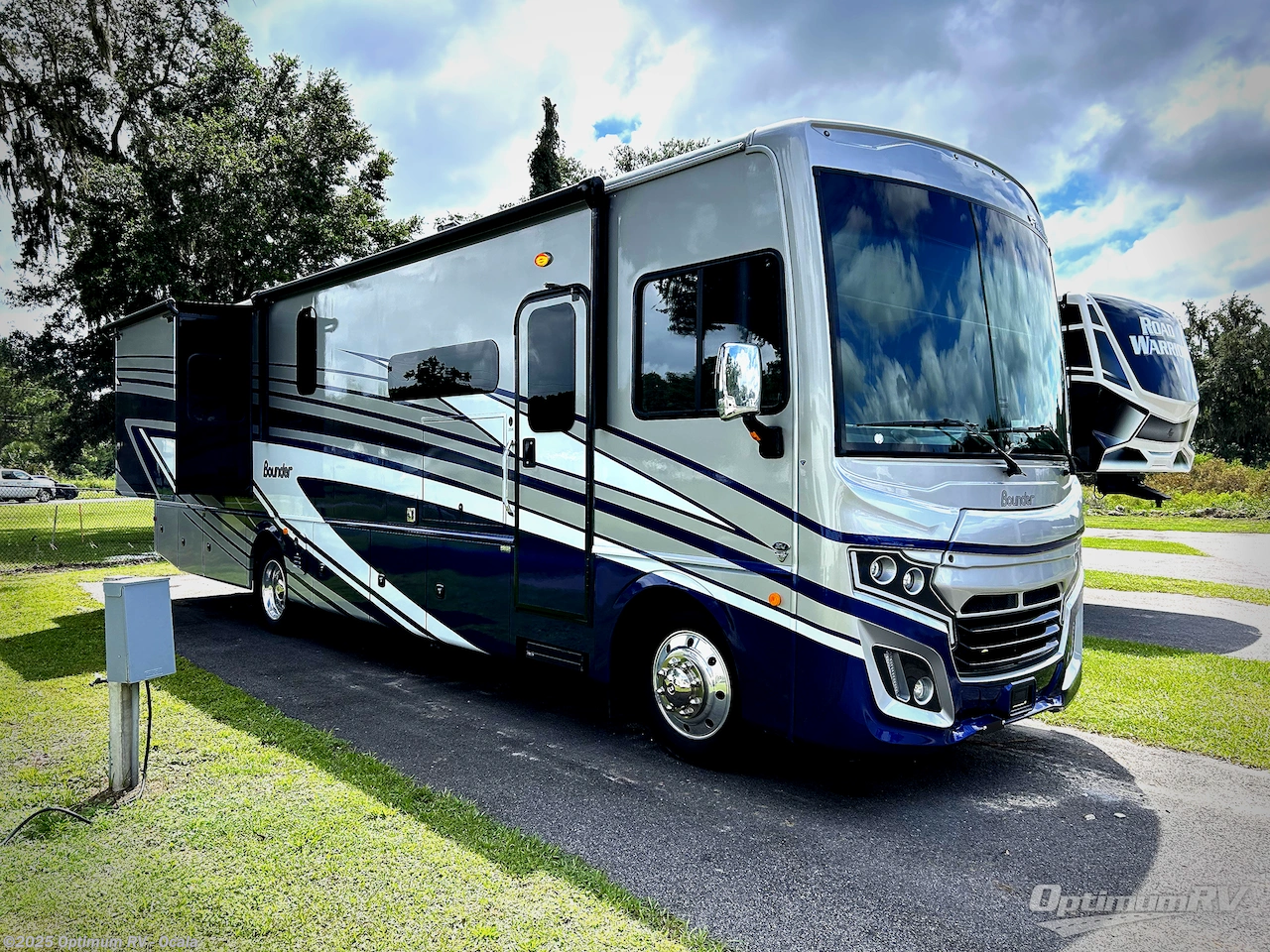 Email now about this 2024 Fleetwood Bounder 35K! Used 2024 Fleetwood Bounder 35K available in Ocala, Florida