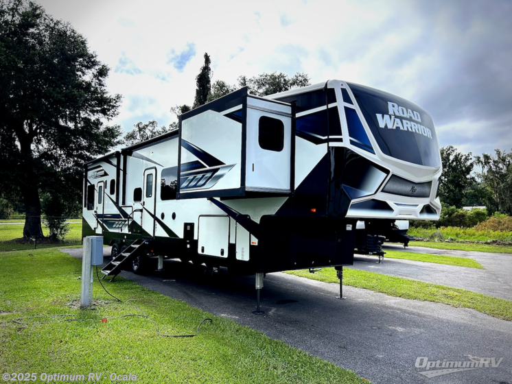Email now about this 2022 Heartland Road Warrior 414! Used 2022 Heartland Road Warrior 414 available in Ocala, Florida
