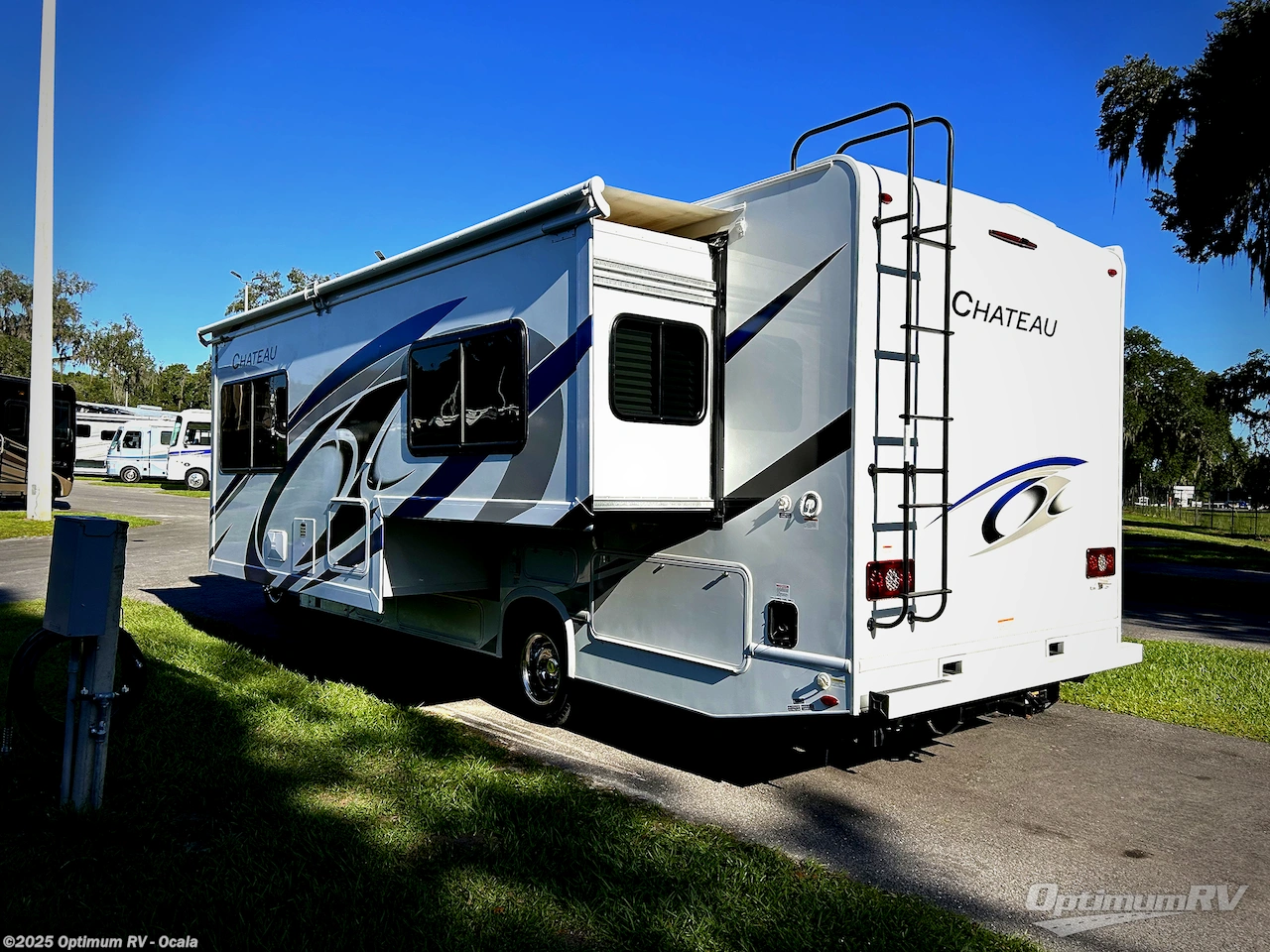 Contact us now about this 2022 Thor Chateau 27R! 2022 Chateau 27R by Thor from Optimum RV - Ocala in Ocala, Florida