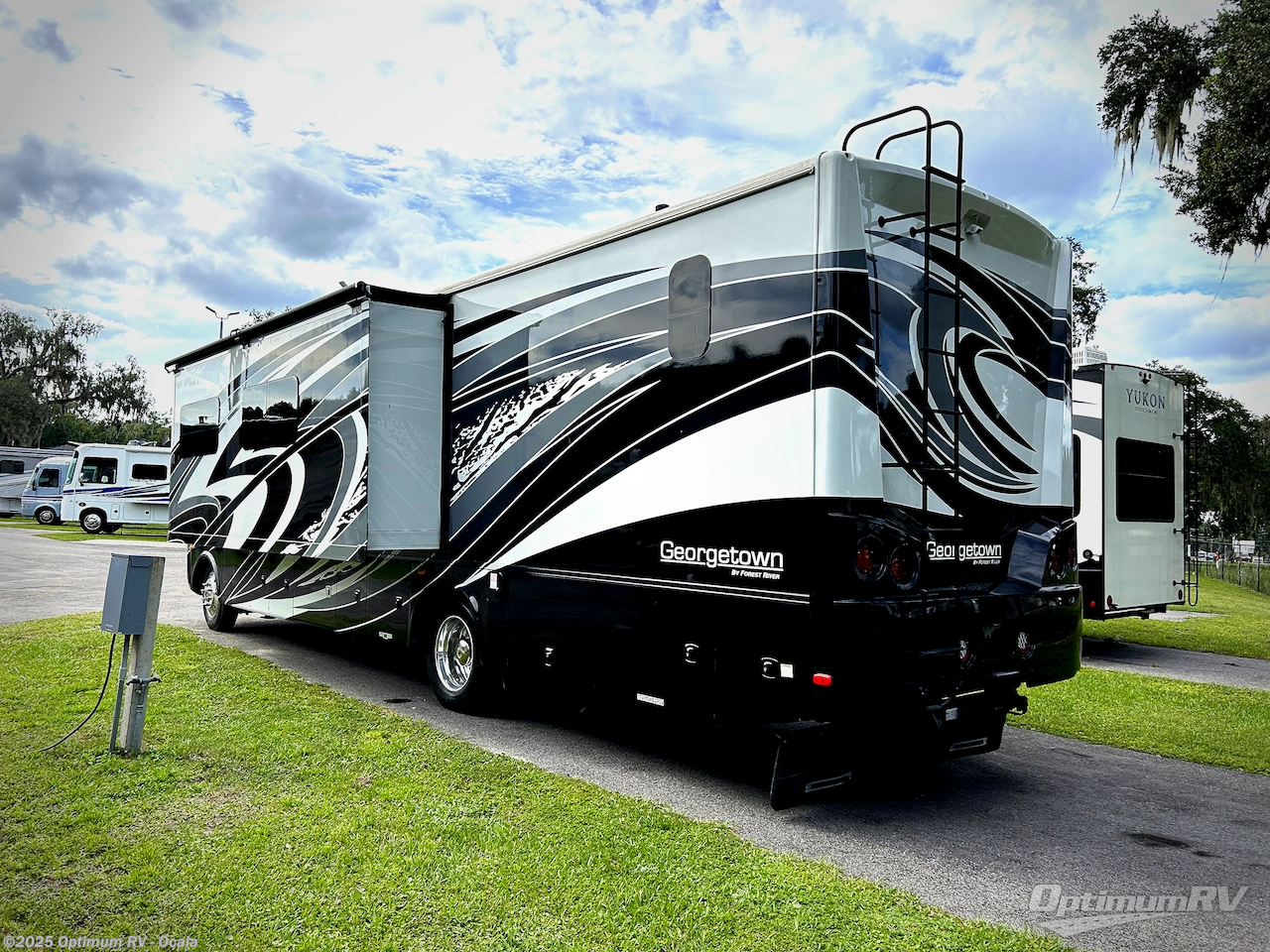 Contact us now about this 2019 Forest River Georgetown XL 369DS! 2019 Georgetown XL 369DS by Forest River from Optimum RV - Ocala in Ocala, Florida