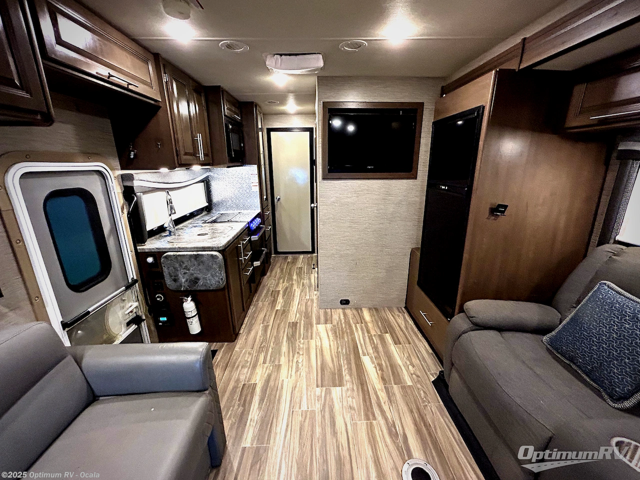 Contact us now about this 2021 Thor Outlaw 29J! 2021 Outlaw 29J by Thor from Optimum RV - Ocala in Ocala, Florida
