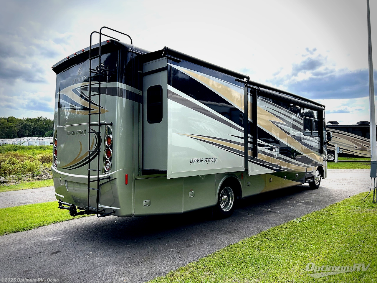 Call now about this 2018 Tiffin Allegro 34 PA! 2018 Tiffin Allegro 34 PA - Used Class A For Sale by Optimum RV - Ocala in Ocala, Florida features Awning, Slideout