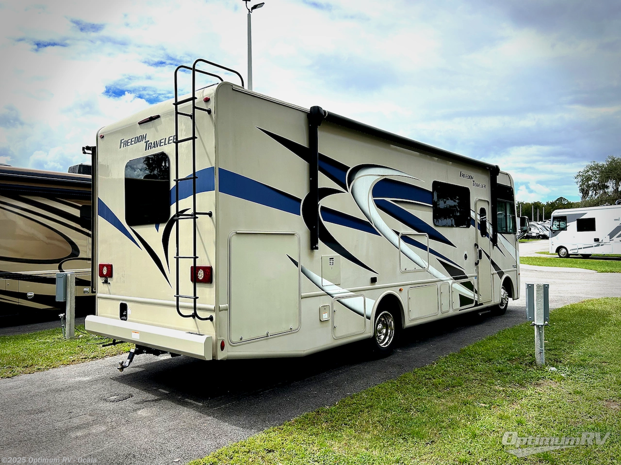 Call now about this 2022 Thor Freedom Traveler A29! 2022 Thor Freedom Traveler A29 - Used Class A For Sale by Optimum RV - Ocala in Ocala, Florida