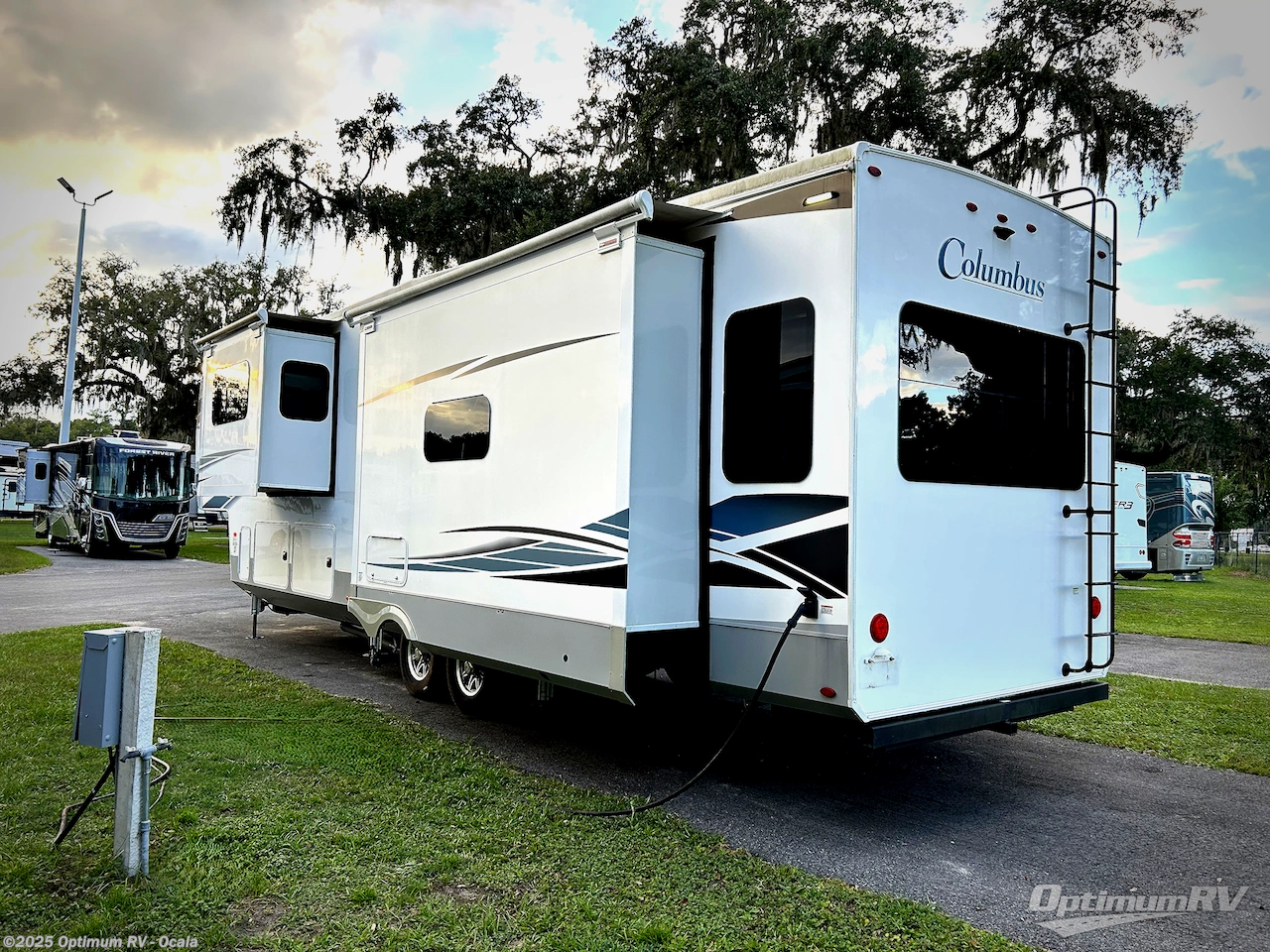 Contact us now about this 2022 Palomino Columbus 383FB! 2022 Columbus 383FB by Palomino from Optimum RV - Ocala in Ocala, Florida