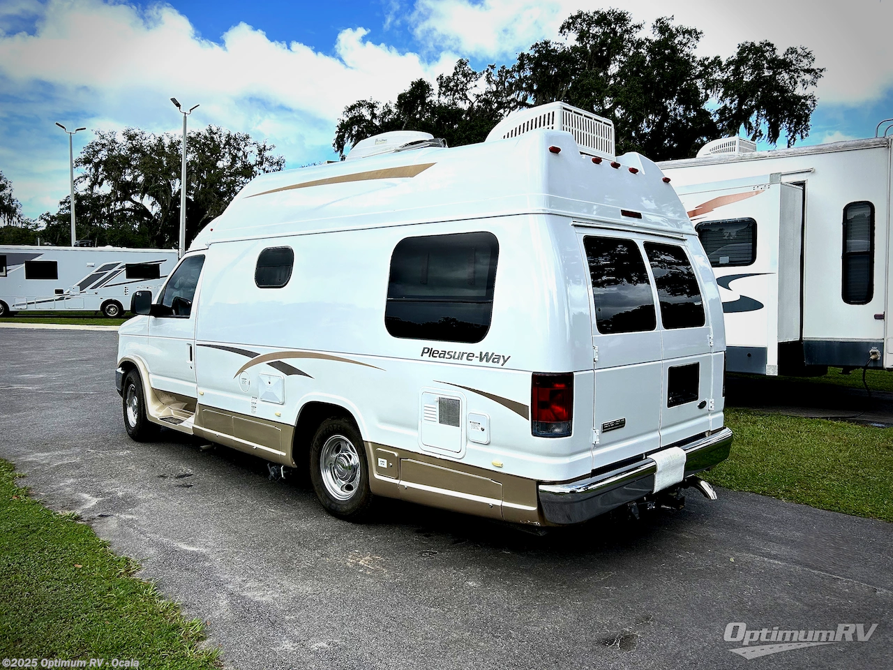 Contact us now about this 2009 Pleasure-Way Excel RD! 2009 Excel RD by Pleasure-Way from Optimum RV - Ocala in Ocala, Florida