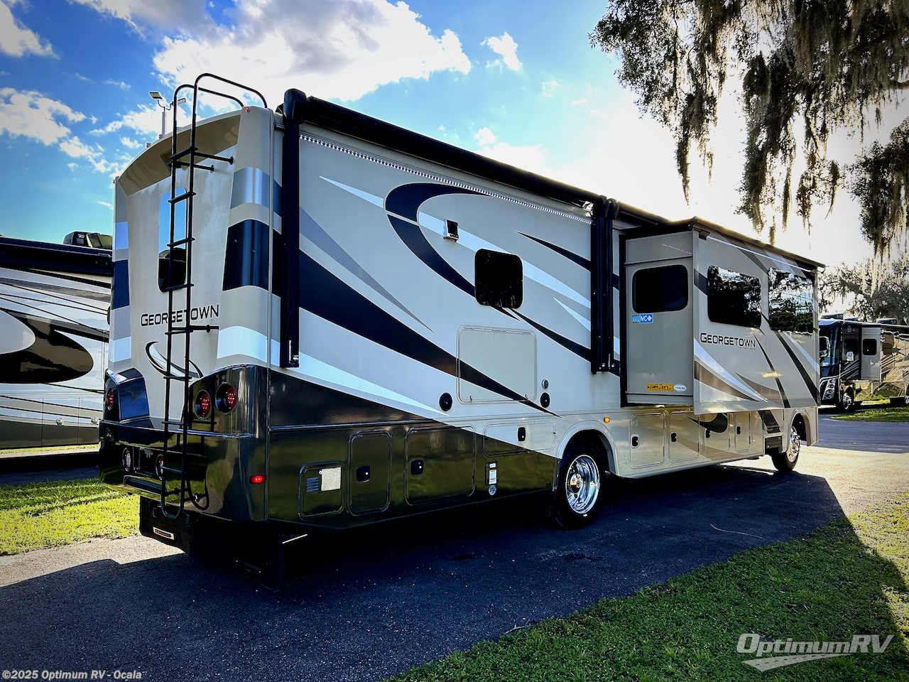 Call now about this 2021 Forest River Georgetown 5 Series 34H5! 2021 Forest River Georgetown 5 Series 34H5 - Used Class A For Sale by Optimum RV - Ocala in Ocala, Florida features Slideout, Awning