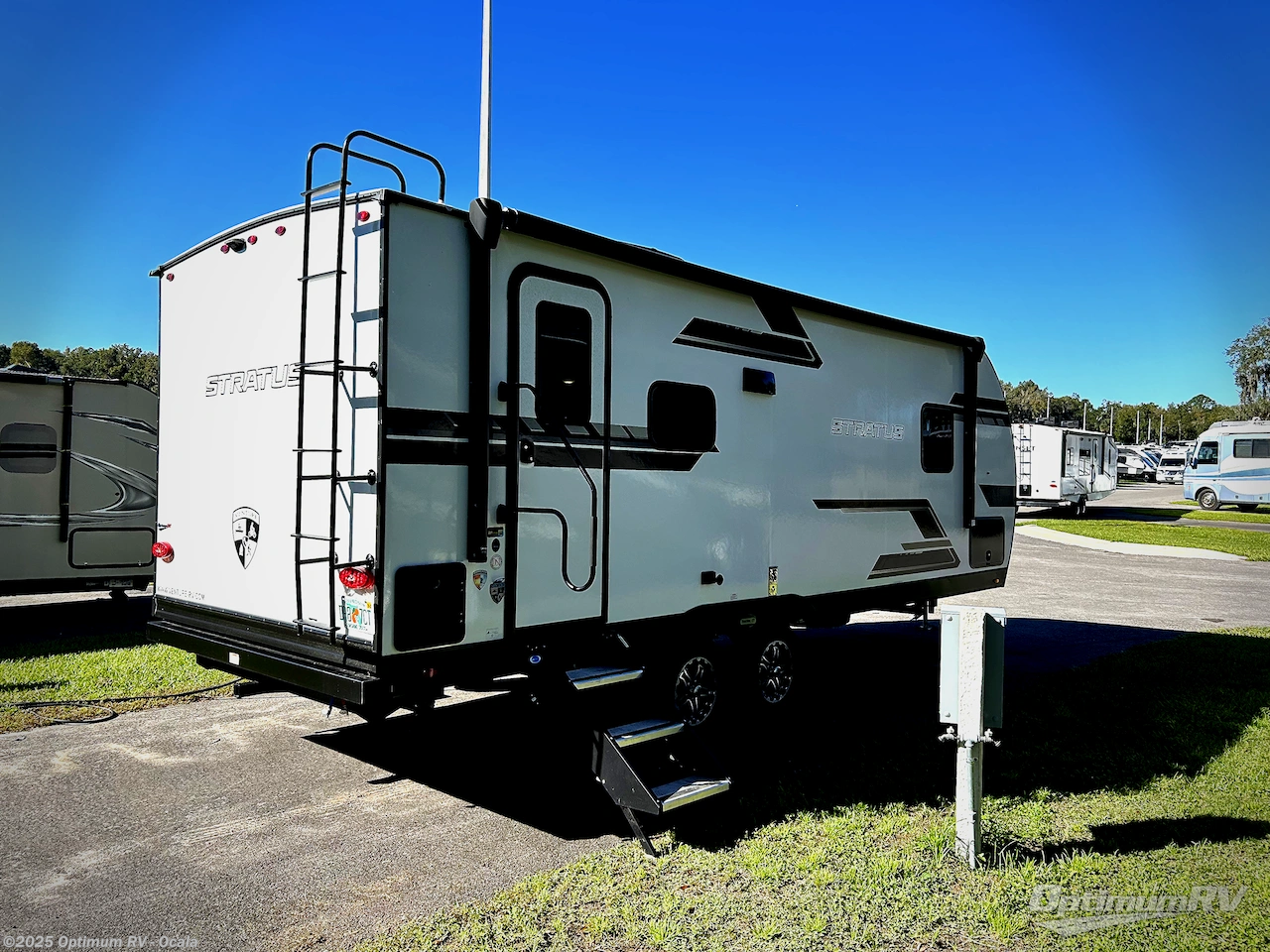 Call now about this 2024 Venture RV Stratus SR231VRB! 2024 Venture RV Stratus SR231VRB - Used Travel Trailer For Sale by Optimum RV - Ocala in Ocala, Florida features Awning, Slideout