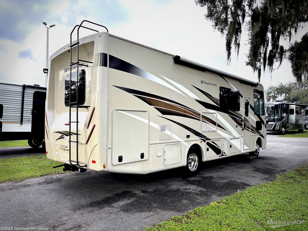 Call now about this 2020 Thor Windsport 29M! 2020 Thor Windsport 29M - Used Class A For Sale by Optimum RV - Ocala in Ocala, Florida features Awning, Slideout