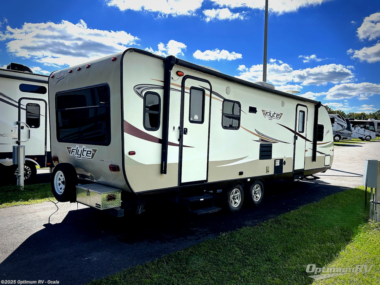 Call now about this 2015 Shasta Flyte 265RL! 2015 Shasta Flyte 265RL - Used Travel Trailer For Sale by Optimum RV - Ocala in Ocala, Florida features Slideout