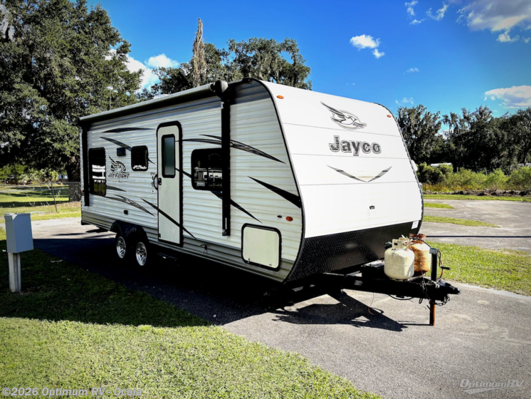 Email now about this 2018 Jayco Jay Flight SLX 212QB! Used 2018 Jayco Jay Flight SLX 212QB available in Ocala, Florida