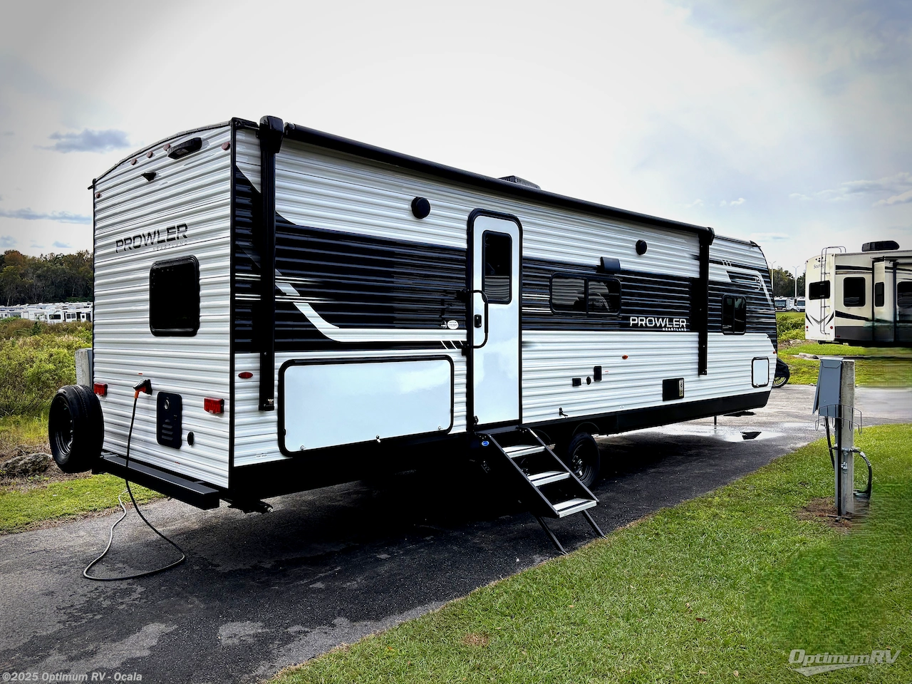 Call now about this 2026 Heartland Prowler 2702BHS! 2026 Heartland Prowler 2702BHS - New Travel Trailer For Sale by Optimum RV - Ocala in Ocala, Florida features Slideout, Awning
