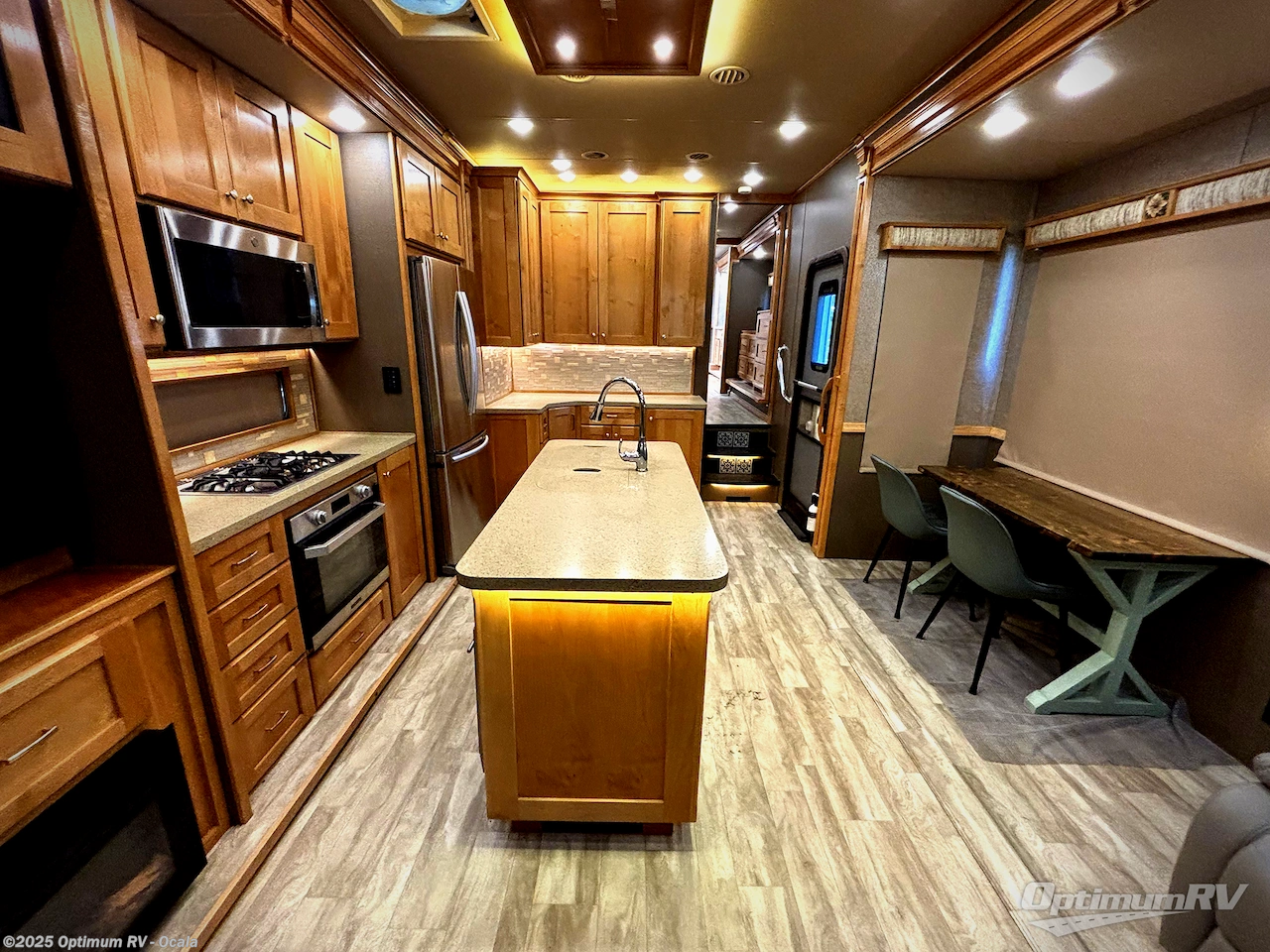 Contact us now about this 2019 Vanleigh Vilano 370GB! 2019 Vilano 370GB by Vanleigh from Optimum RV - Ocala in Ocala, Florida