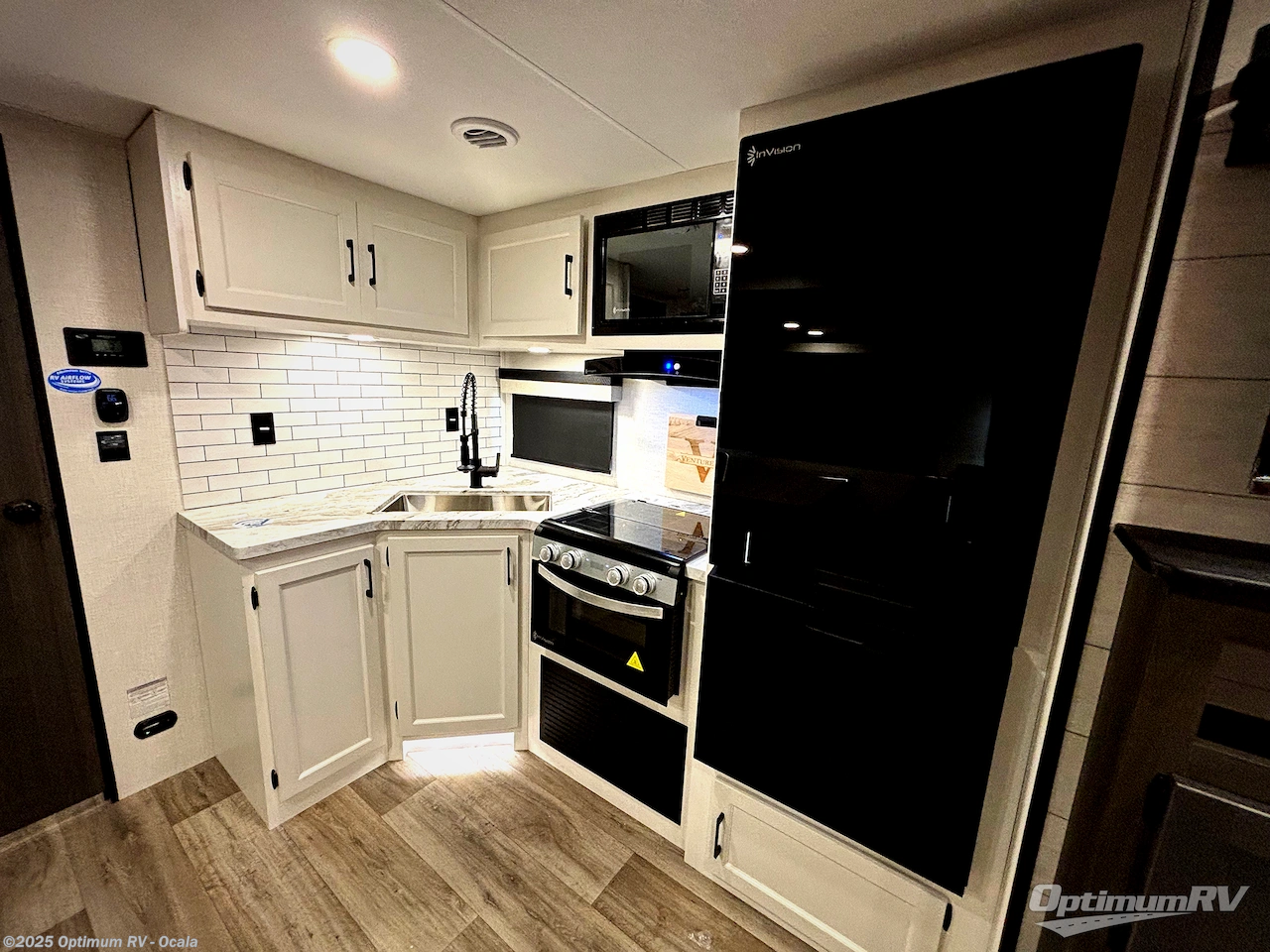 New 2026 Venture RV Stratus SR281VBH available in Ocala, Florida