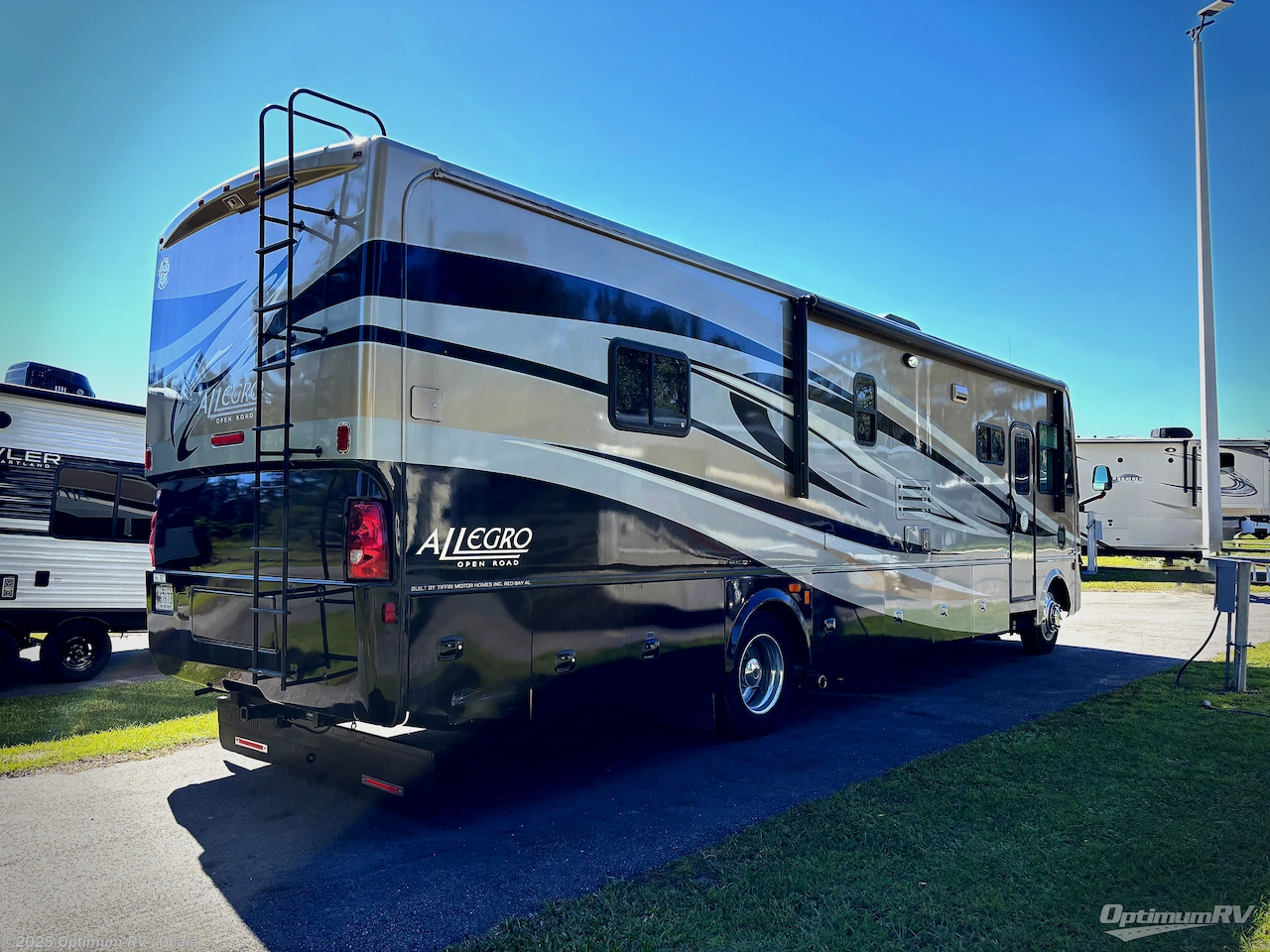 Call now about this 2012 Tiffin Allegro 36 LA! 2012 Tiffin Allegro 36 LA - Used Class A For Sale by Optimum RV - Ocala in Ocala, Florida features Slideout