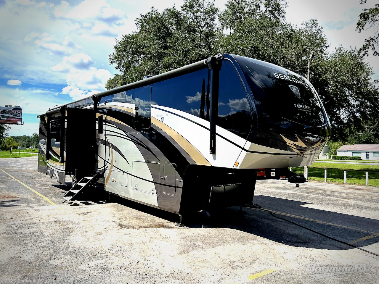 Email now about this 2022 Vanleigh Beacon 41LKB! Used 2022 Vanleigh Beacon 41LKB available in Ocala, Florida