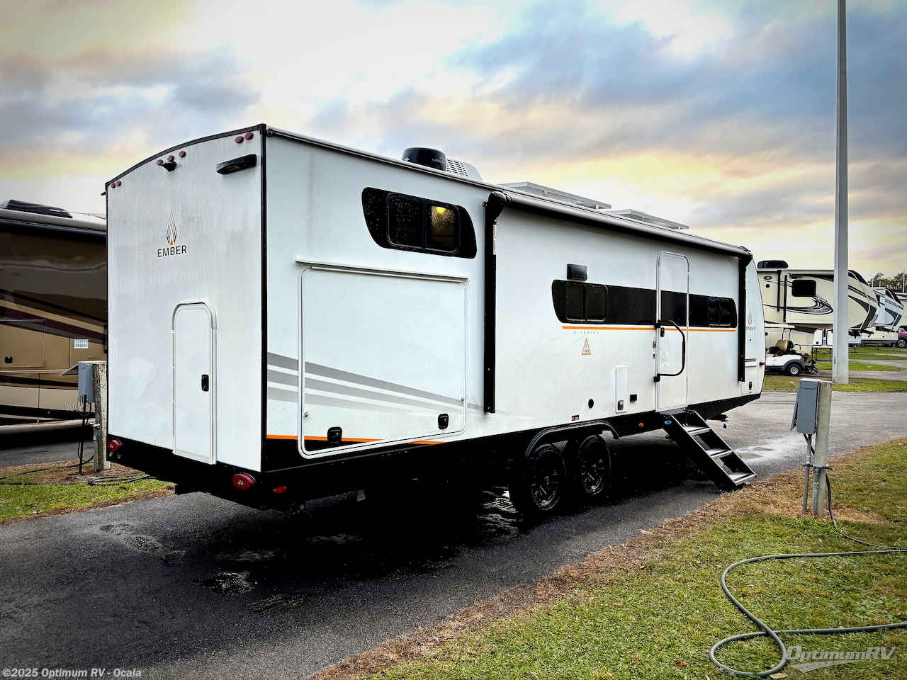 Call now about this 2026 Ember RV E-Series 26ETS! 2026 Ember RV E-Series 26ETS - New Travel Trailer For Sale by Optimum RV - Ocala in Ocala, Florida features Awning, Slideout
