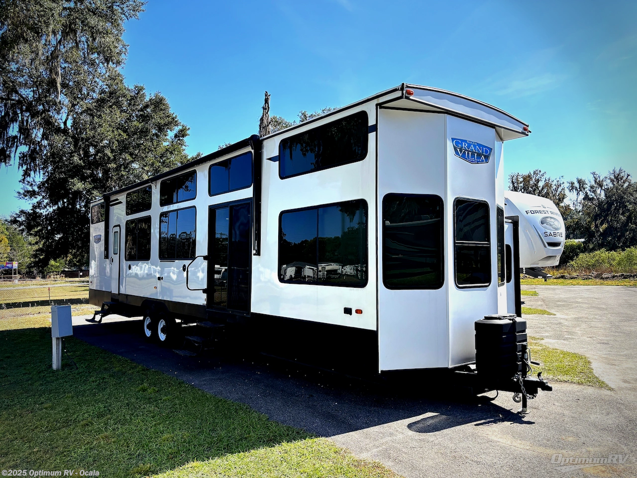 Email now about this 2023 Forest River Salem Grand Villa 42VIEW! Used 2023 Forest River Salem Grand Villa 42VIEW available in Ocala, Florida