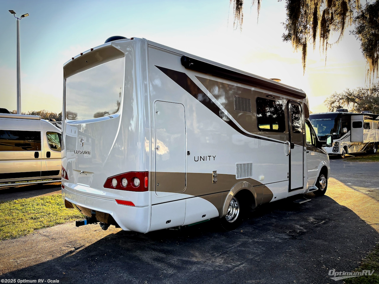 Call now about this 2016 Leisure Travel Unity U24CB! 2016 Leisure Travel Unity U24CB - Used Class B For Sale by Optimum RV - Ocala in Ocala, Florida features Slideout
