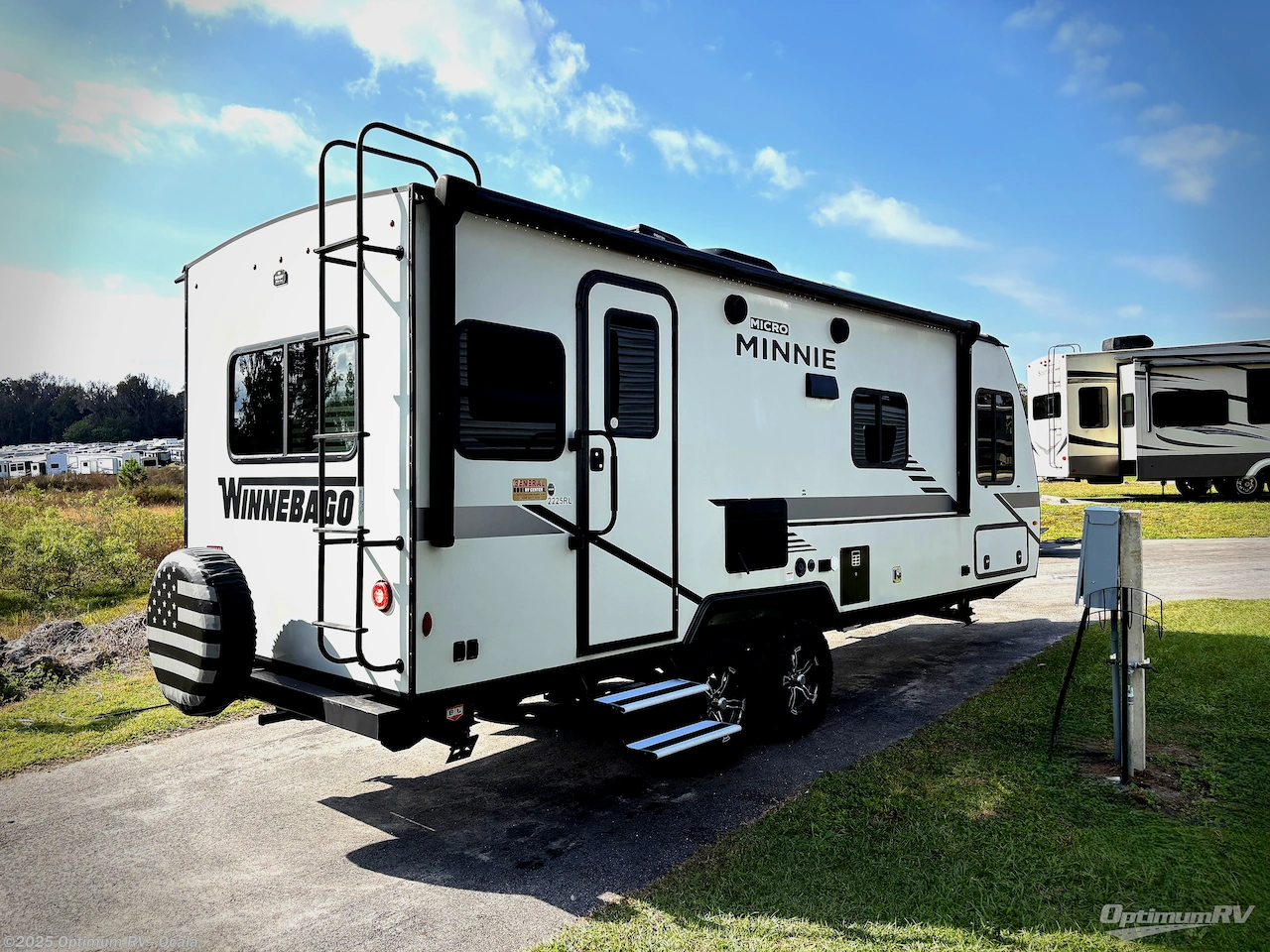 Call now about this 2022 Winnebago Micro Minnie 2225RL! 2022 Winnebago Micro Minnie 2225RL - Used Travel Trailer For Sale by Optimum RV - Ocala in Ocala, Florida features Awning, Slideout