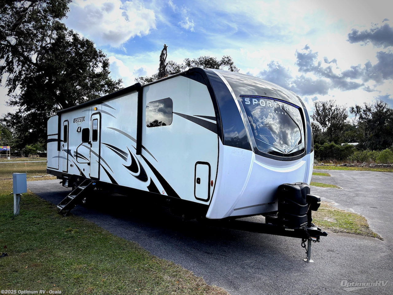 Email now about this 2022 Venture RV SportTrek Touring Edition STT343VBH! Used 2022 Venture RV SportTrek Touring Edition STT343VBH available in Ocala, Florida