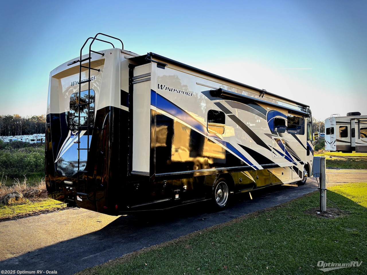 Call now about this 2023 Thor Windsport 34R! 2023 Thor Windsport 34R - Used Class A For Sale by Optimum RV - Ocala in Ocala, Florida features Slideout, Awning