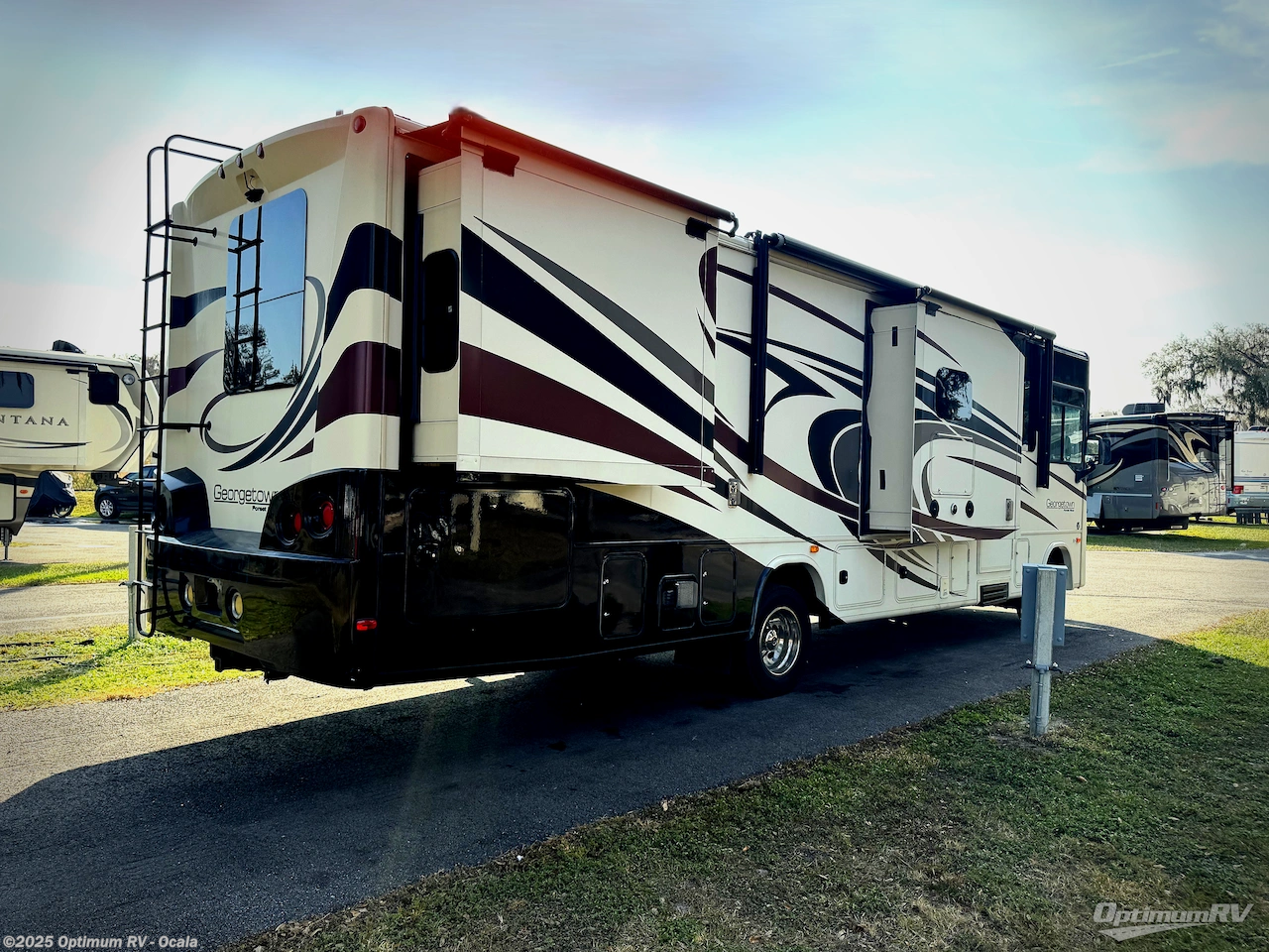 Call now about this 2017 Forest River Georgetown 328TS! 2017 Forest River Georgetown 328TS - Used Class A For Sale by Optimum RV - Ocala in Ocala, Florida features Slideout