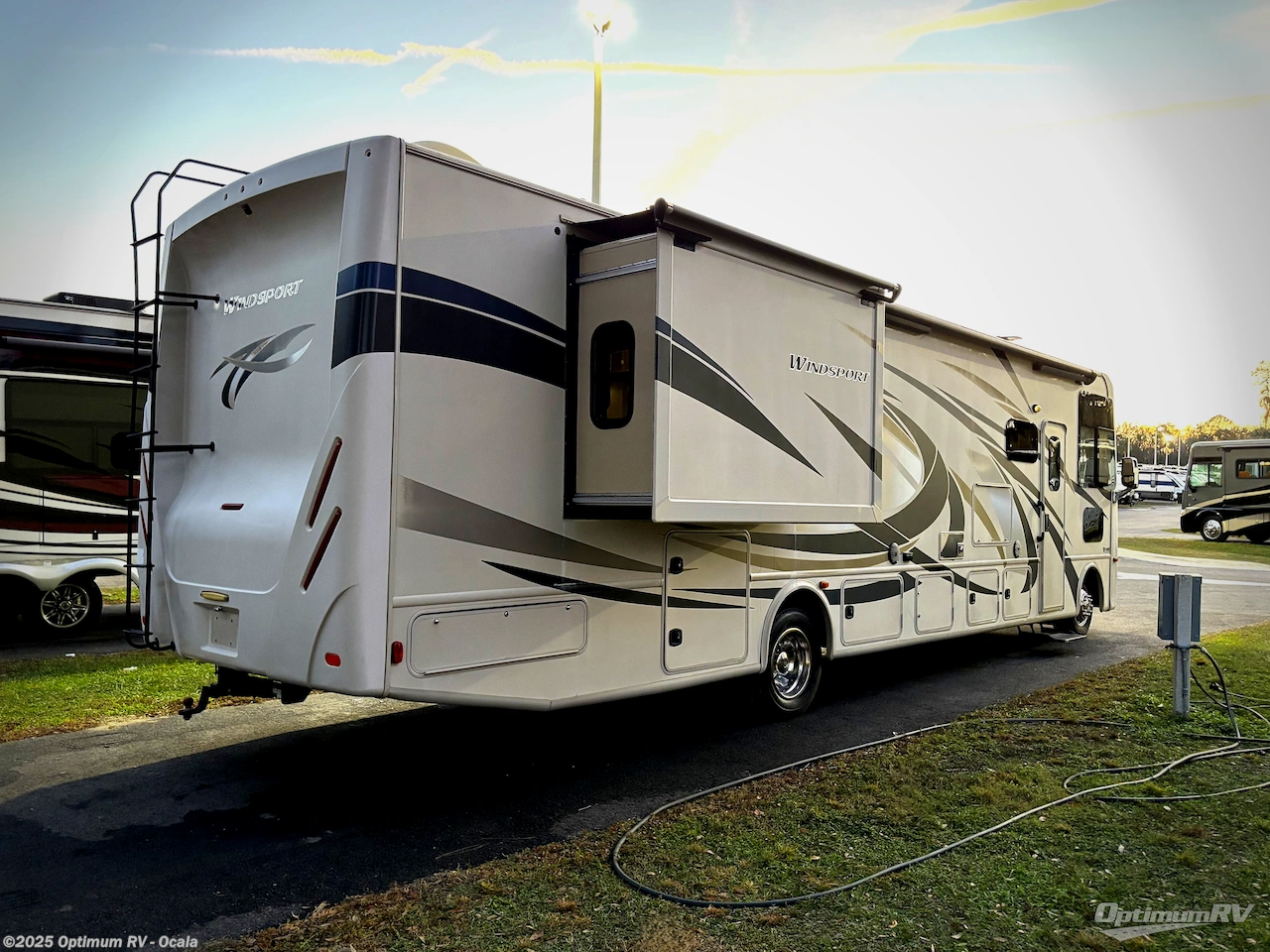 Call now about this 2017 Thor Windsport 35M! 2017 Thor Windsport 35M - Used Class A For Sale by Optimum RV - Ocala in Ocala, Florida features Slideout, Awning