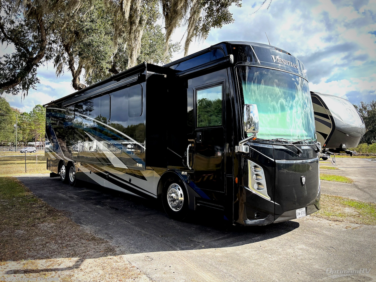Email now about this 2023 Thor Venetian B42! Used 2023 Thor Venetian B42 available in Ocala, Florida