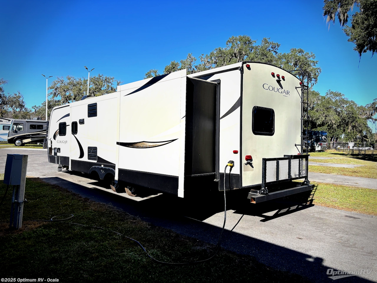 Contact us now about this 2018 Keystone Cougar X-Lite 34TSB! 2018 Cougar X-Lite 34TSB by Keystone from Optimum RV - Ocala in Ocala, Florida