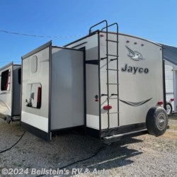 2017 Jayco Jay Flight 32TSBH  - Travel Trailer Used  in Palmyra MO For Sale by Beilstein's RV & Auto call 800-748-7173 today for more info.