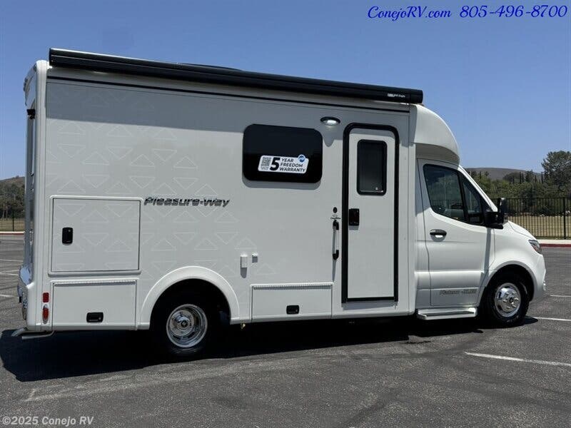 New 2026 Pleasure-Way Plateau XLRB available in Thousand Oaks, California