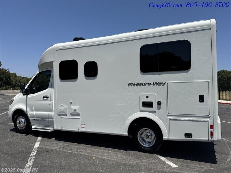Call now about this 2026 Pleasure-Way Plateau XLRB ! 2026 Pleasure-Way Plateau XLRB - New Class C For Sale by Conejo RV in Thousand Oaks, California