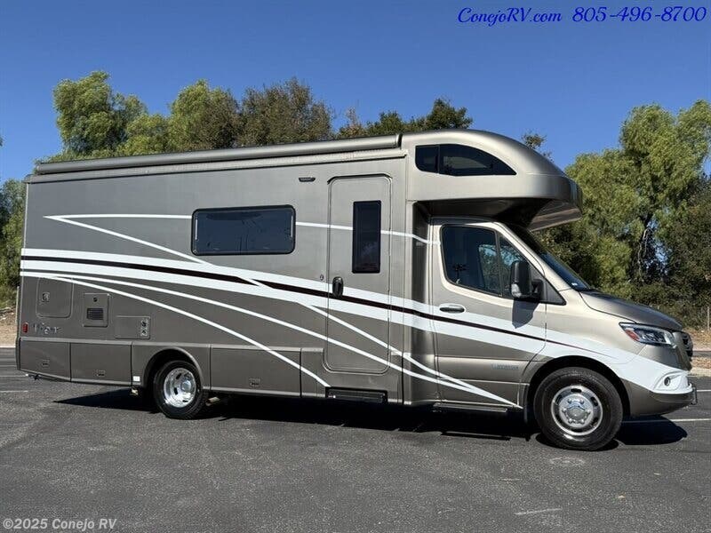 Contact us now about this 2022 Winnebago View 24D! 2022 View 24D by Winnebago from Conejo RV in Thousand Oaks, California