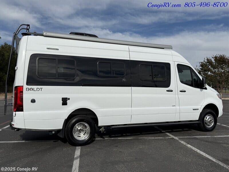 Used 2020 Winnebago Boldt 70BL available in Thousand Oaks, California